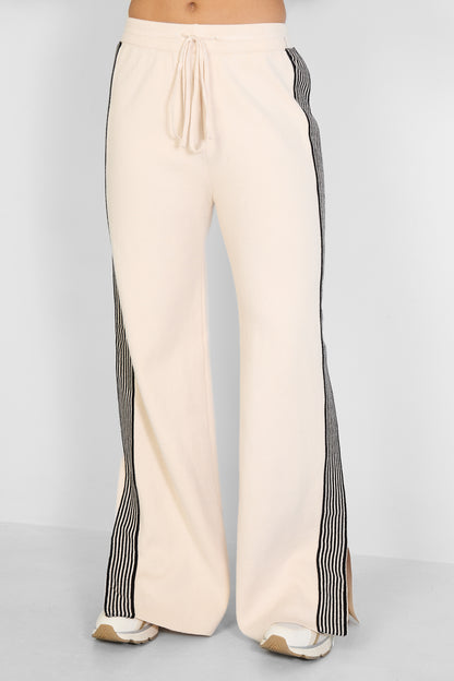 Strickhose mit Streifen