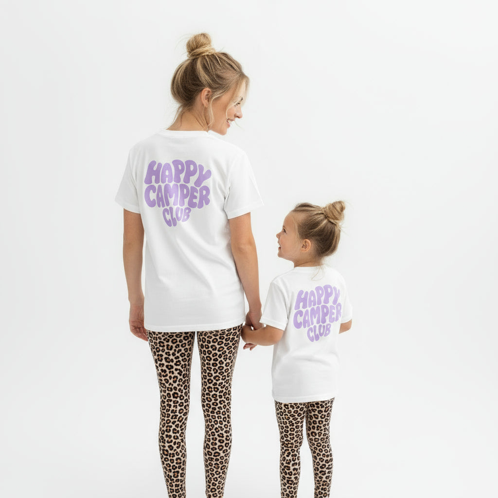 Bio-Baumwoll- Kids Happy Camper Club Shirt | weisses Shirt mit lila Rückenprint | Unisex