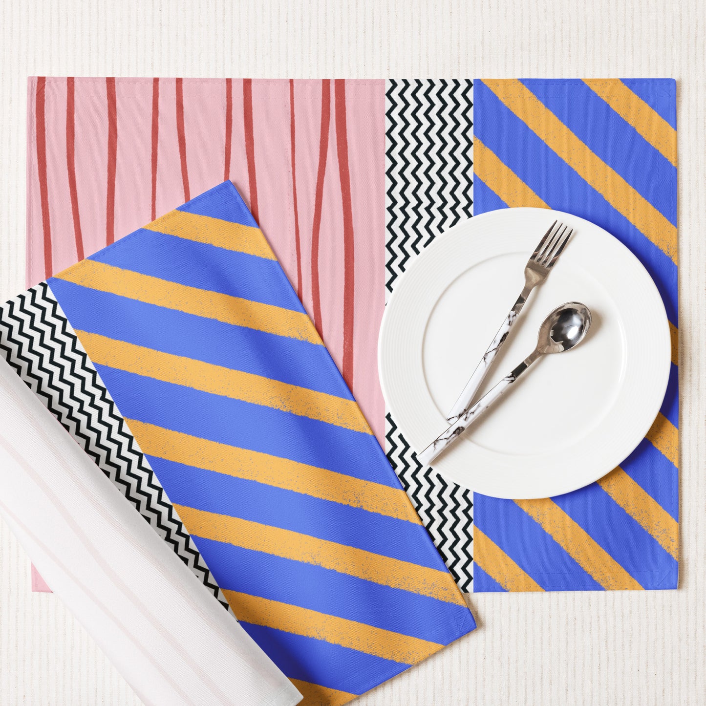 Tischset-Set (4 Stück) mit modernem Farbmuster – Stylische Tischdeko
